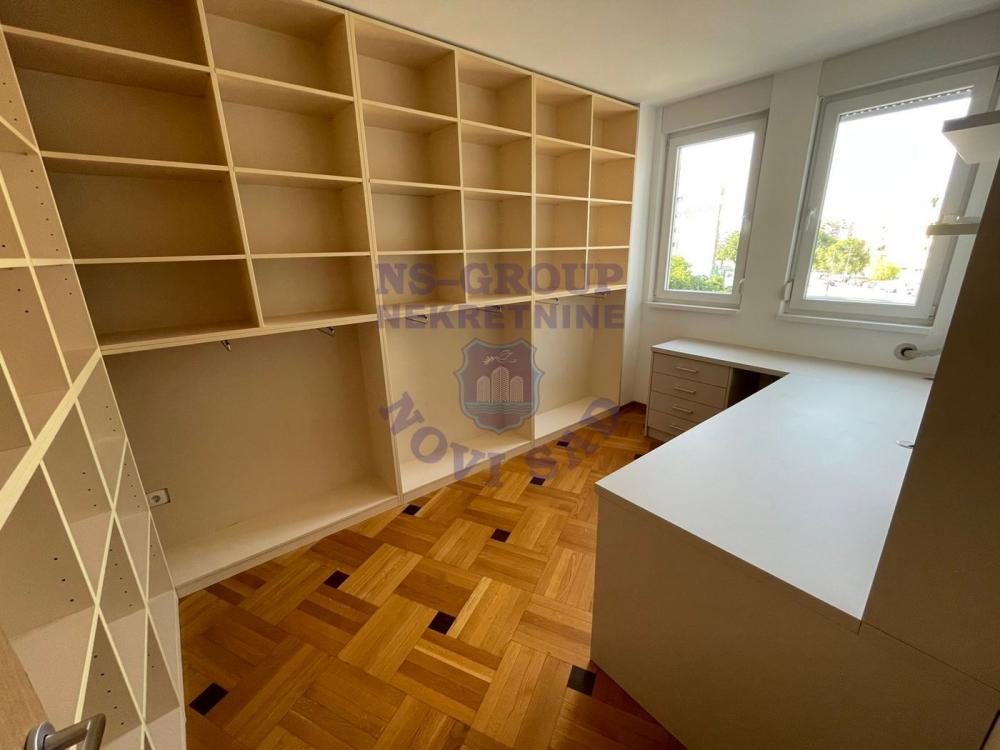 Slika 8 - Četvorosoban, 91m2, Bulevar patrijarha Pavla (Somborski bulevar) Novi Sad, sa terasom, ima lift