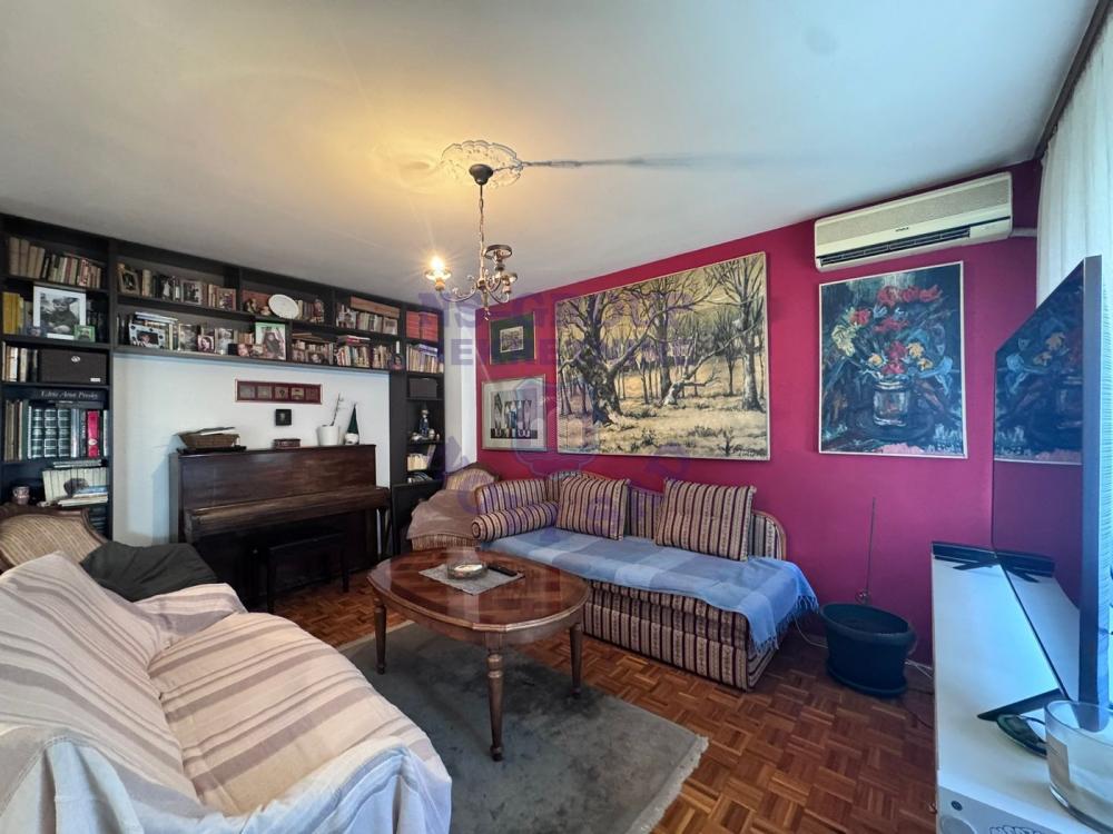 Slika 1 - Troiposoban stan na jednoj od najatraktivnijih lokacija u Novom Sadu