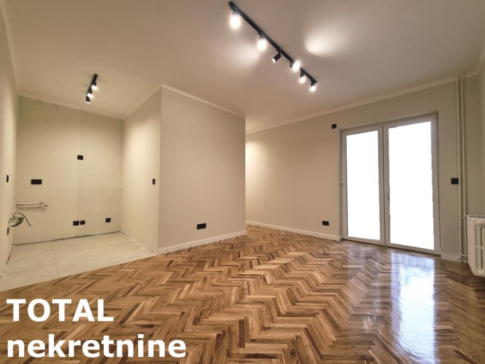 Slika 1 - Stan,NOVI SAD,CENTAR,kv: 59.00, € 175000, ID: 1102048