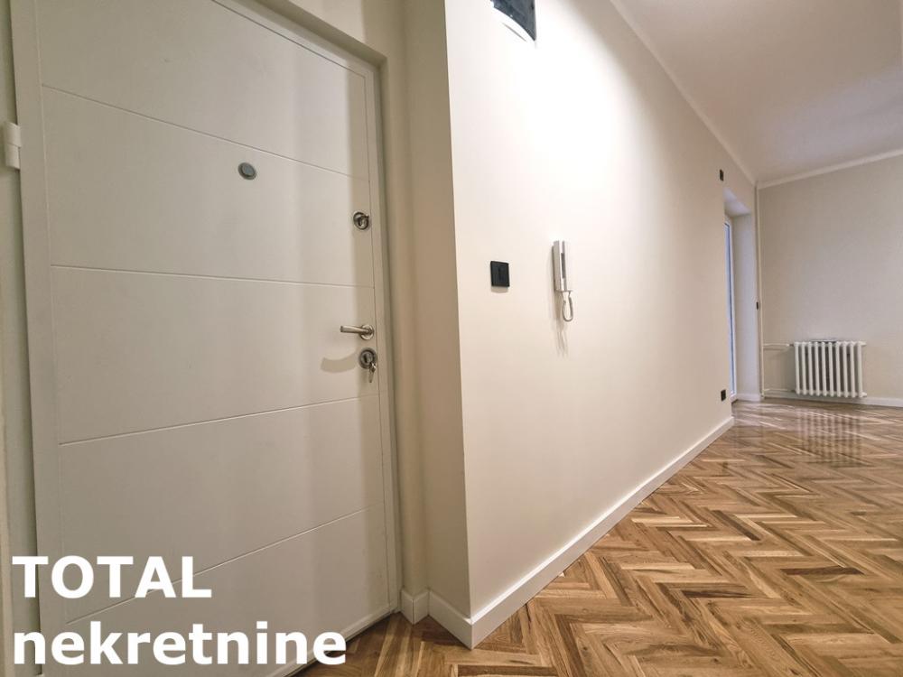 Slika 5 - Stan,NOVI SAD,CENTAR,kv: 59.00, € 175000, ID: 1102048