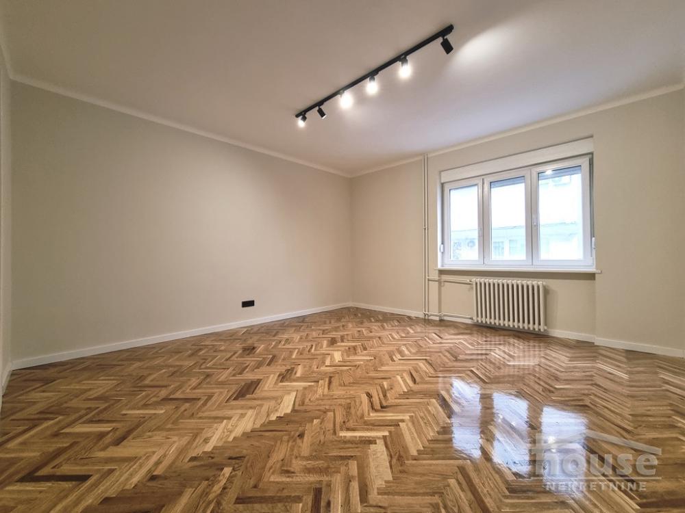 Slika 10 - Stan,NOVI SAD,CENTAR,kv: 59.00, € 175000, ID: 1065200