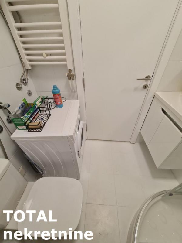 Slika 10 - Stan,NOVI SAD,CENTAR,kv: 35.00, € 135000, ID: 1102047