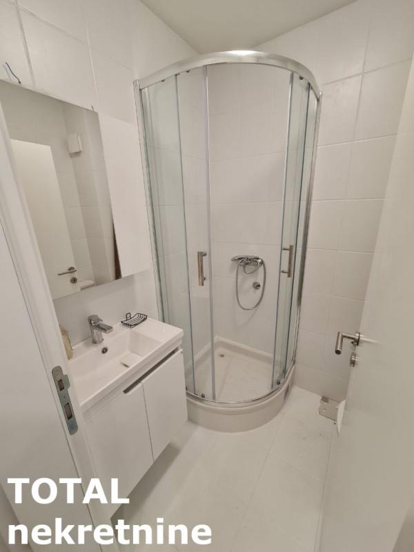 Slika 9 - Stan,NOVI SAD,CENTAR,kv: 35.00, € 135000, ID: 1102047