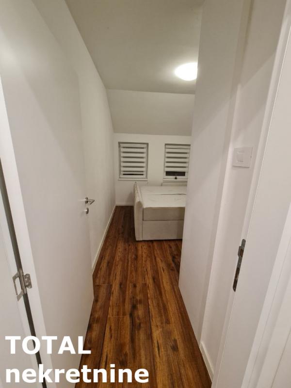 Slika 5 - Stan,NOVI SAD,CENTAR,kv: 35.00, € 135000, ID: 1102047