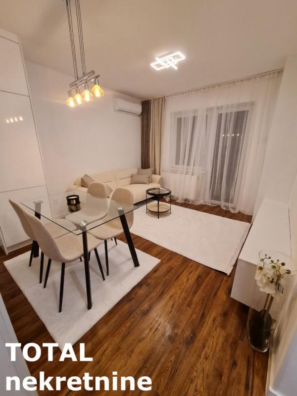 Slika 6 - Stan,NOVI SAD,CENTAR,kv: 35.00, € 135000, ID: 1102047