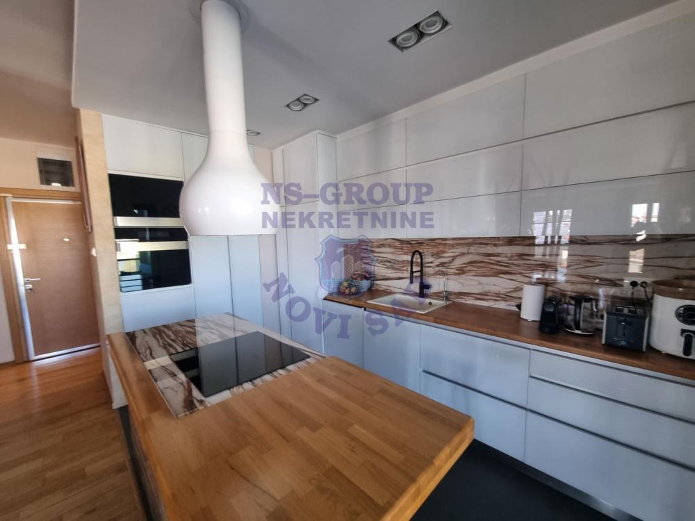 Slika 4 - Odličan četvorosoban stan u centru grada!