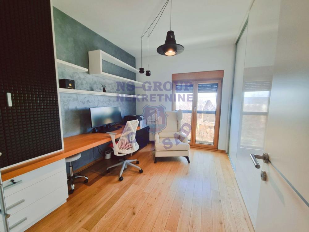 Slika 8 - Odličan četvorosoban stan u centru grada!