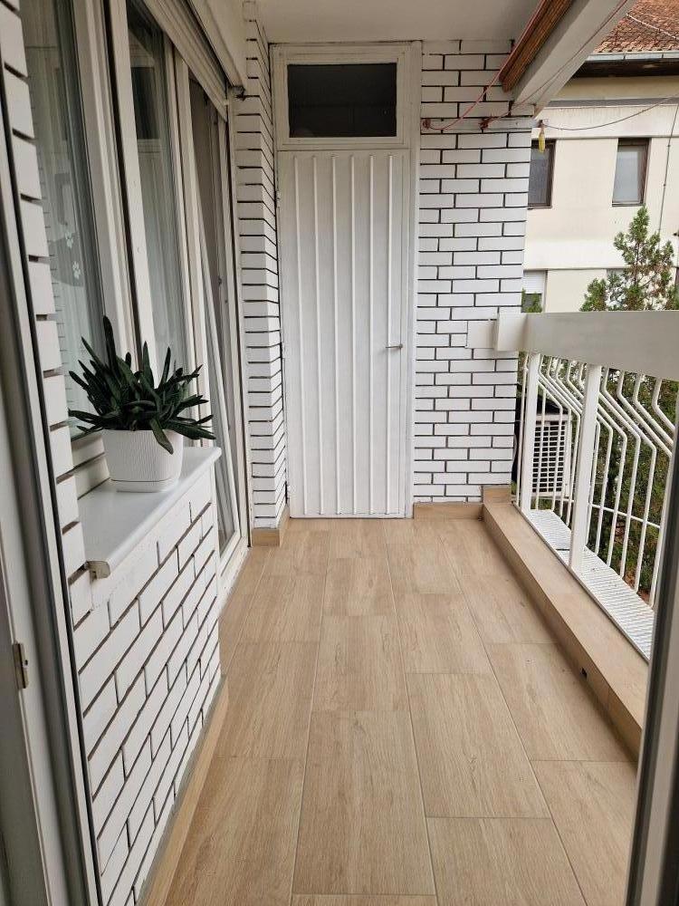 Slika 4 - Jednoiposoban, 55m2, Novo naselje Novi Sad, sa terasom, ima lift