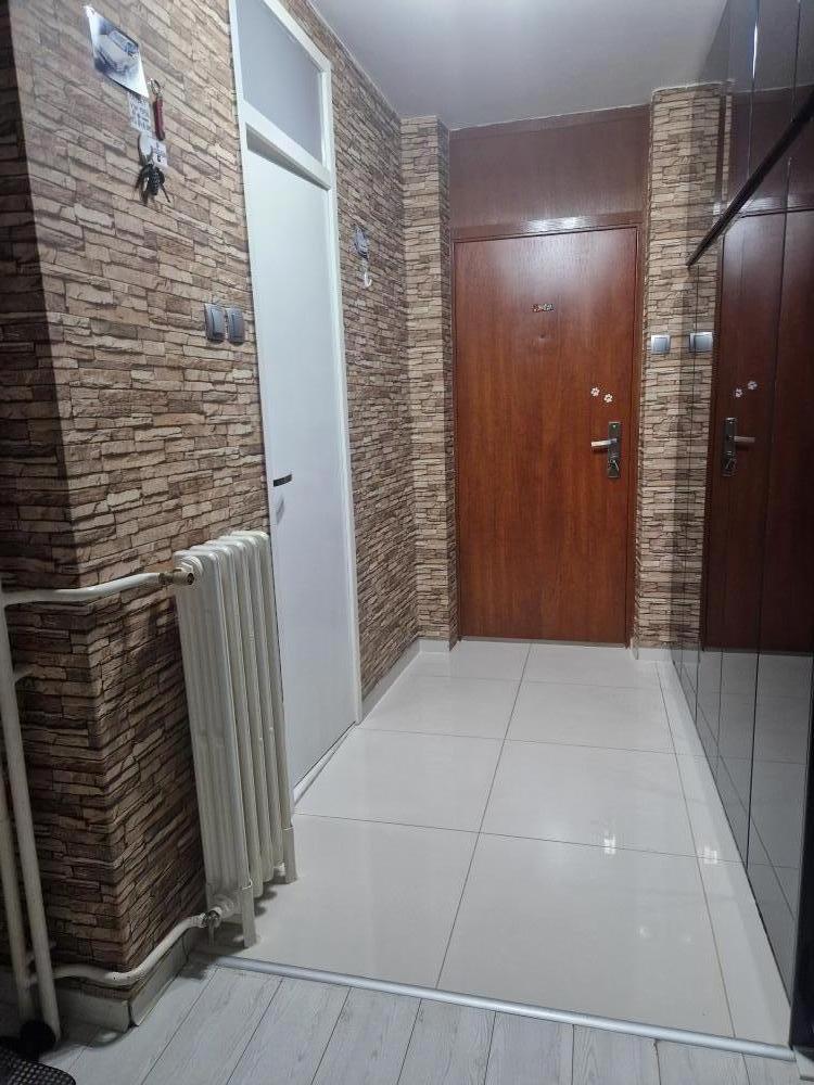 Slika 10 - Jednoiposoban, 55m2, Novo naselje Novi Sad, sa terasom, ima lift