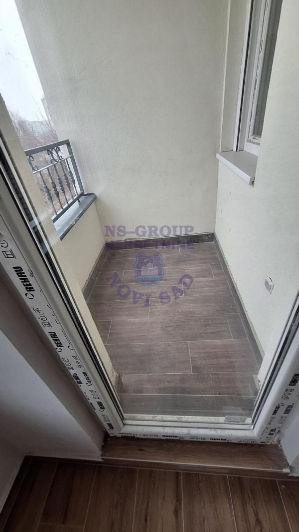 Slika 8 - Troiposoban, 62m2, Telep Novi Sad, sa terasom, ima lift