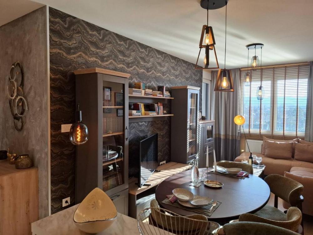 Glavna slika -Dvoiposoban LUX stan sa nameštajem Telep