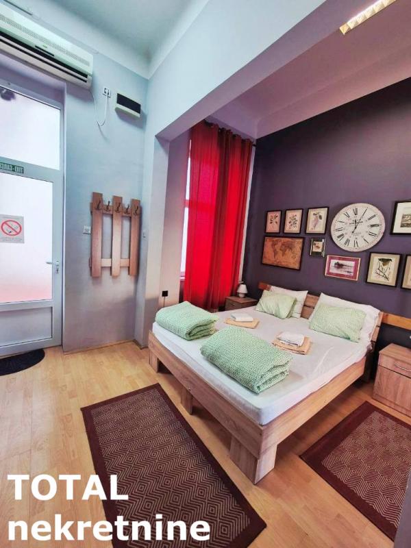 Slika 4 - Stan,NOVI SAD,CENTAR,kv: 48.00, € 200000, ID: 1102035