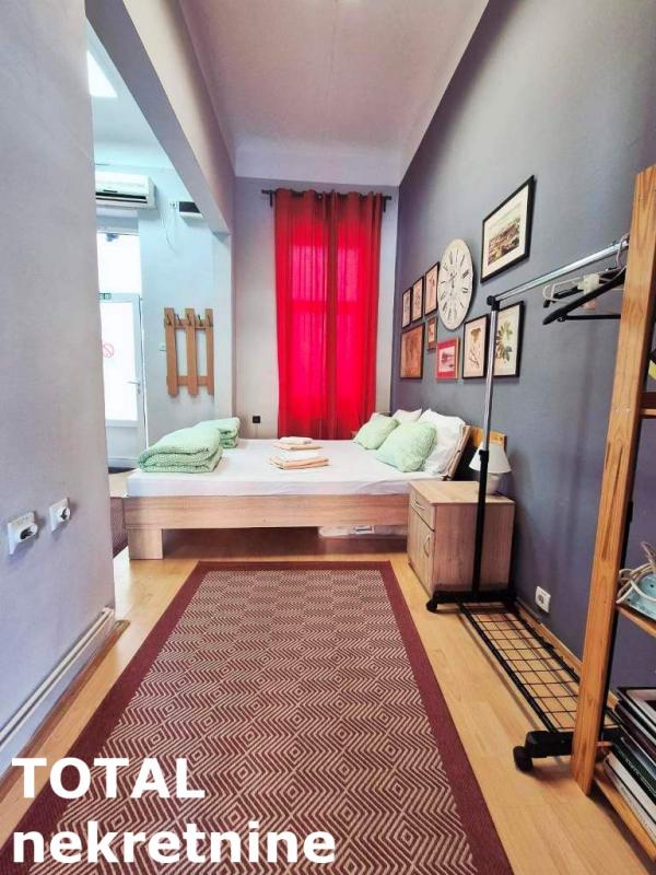 Slika 6 - Stan,NOVI SAD,CENTAR,kv: 48.00, € 200000, ID: 1102035