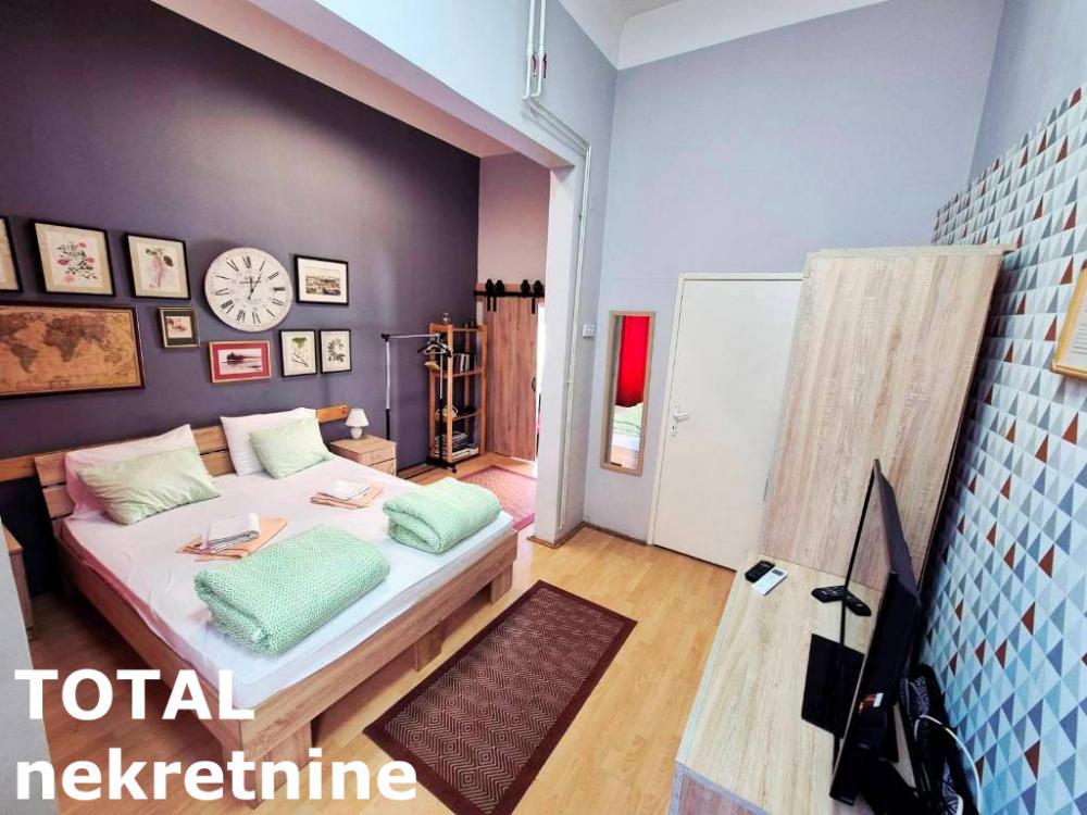 Slika 3 - Stan,NOVI SAD,CENTAR,kv: 48.00, € 200000, ID: 1102035