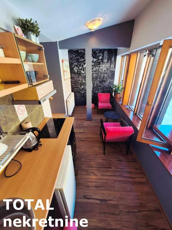 Slika 10 - Stan,NOVI SAD,CENTAR,kv: 48.00, € 200000, ID: 1102035