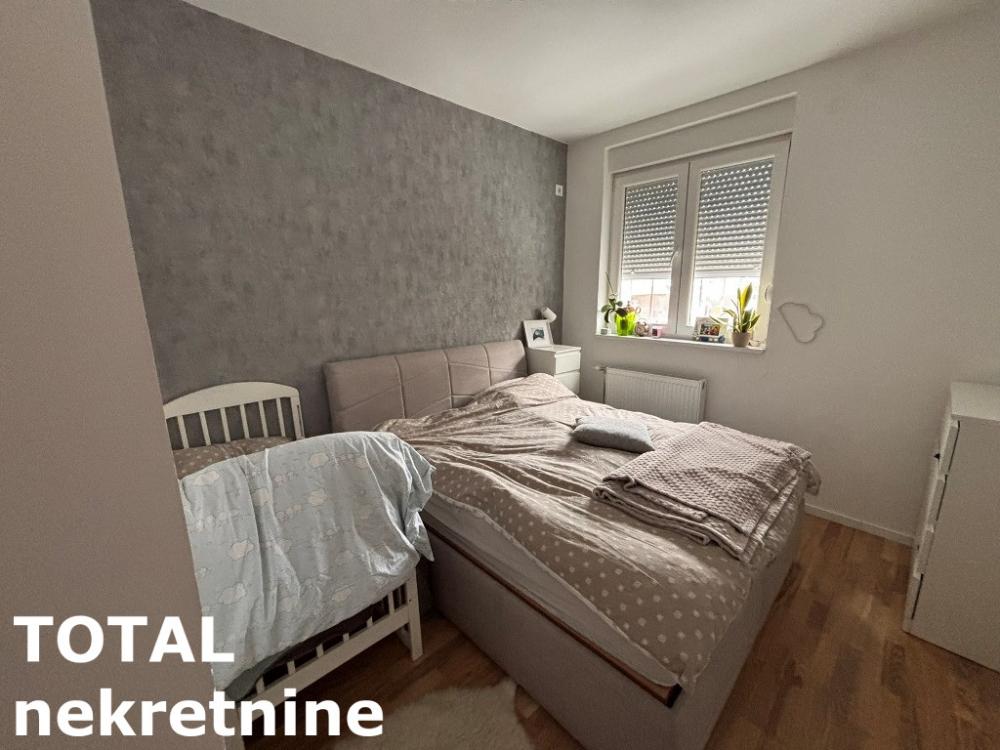 Slika 10 - Stan,NOVI SAD,TELEP,kv: 82.00, € 193000, ID: 1102058