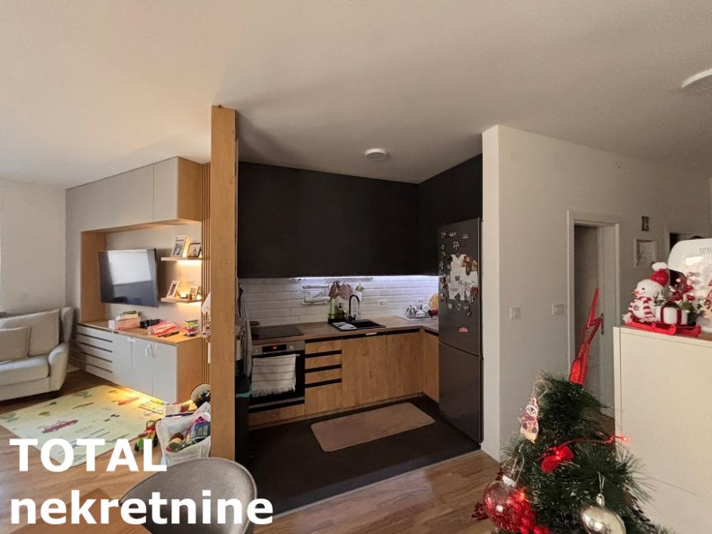 Slika 8 - Stan,NOVI SAD,TELEP,kv: 82.00, € 193000, ID: 1102058