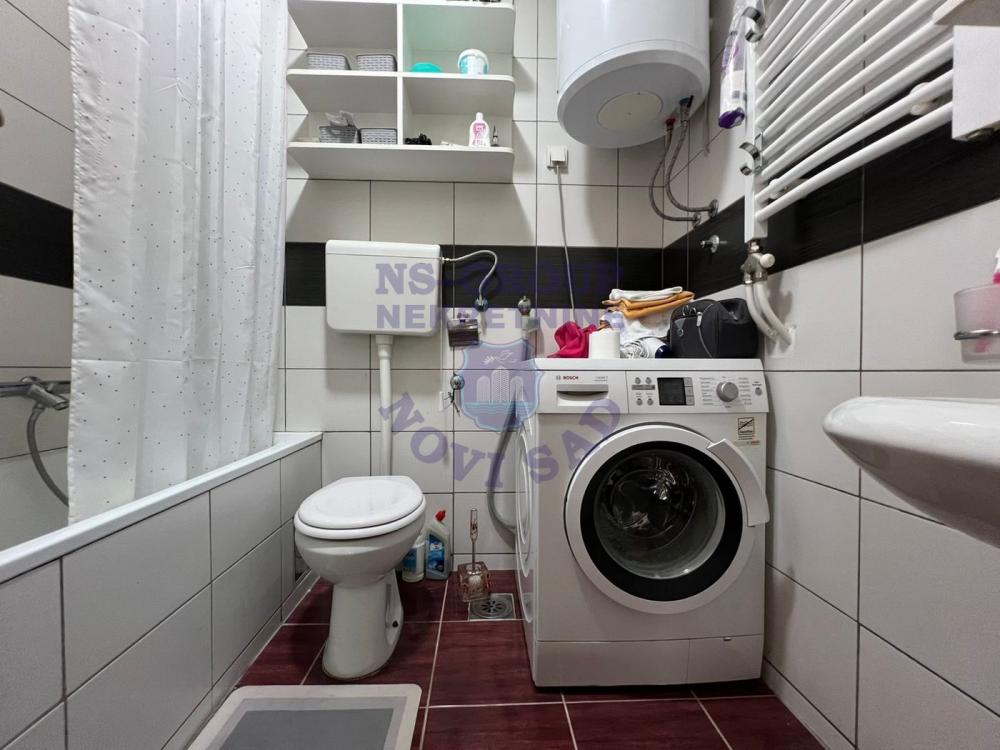 Slika 2 - Dvosoban, 50m2, Bulevar Evrope Novi Sad, sa terasom, ima lift