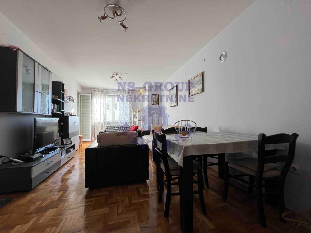 Slika 7 - Dvosoban, 50m2, Bulevar Evrope Novi Sad, sa terasom, ima lift