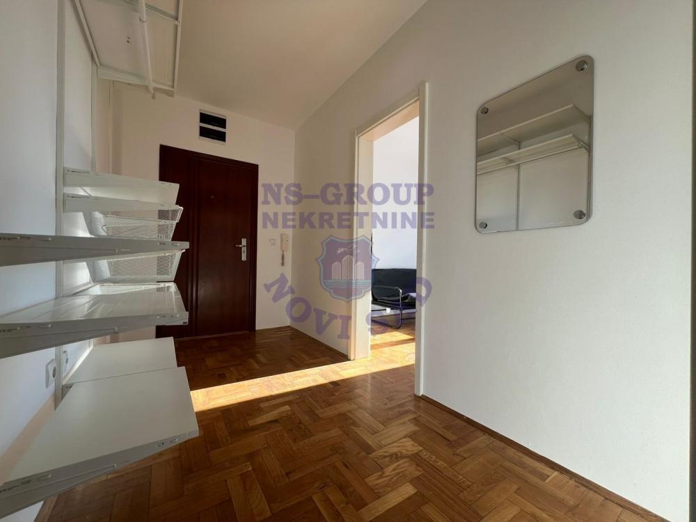 Slika 9 - Dvoiposoban, 49m2, Telep Novi Sad, sa terasom