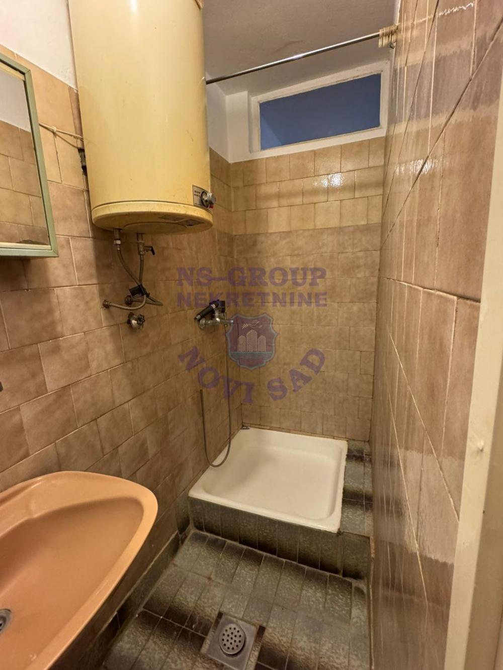 Slika 5 - Dvosoban, 47m2, Detelinara Novi Sad, sa terasom