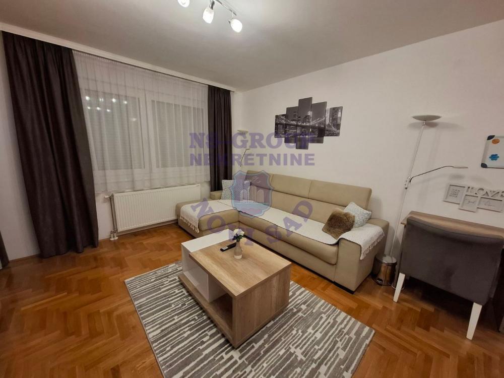 Glavna slika -Jednosoban, 30m2, Bulevar patrijarha Pavla (Somborski bulevar) Novi Sad, sa terasom, ima lift