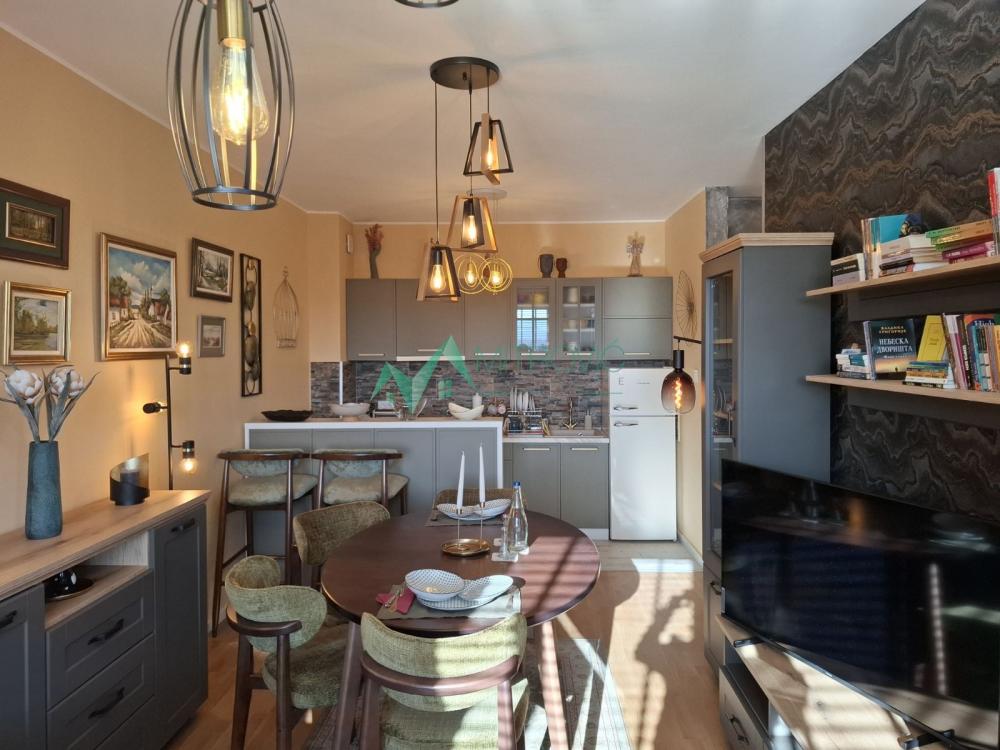 Slika 2 - Premium stan u mirnoj urbanoj vili, odmah useljiv