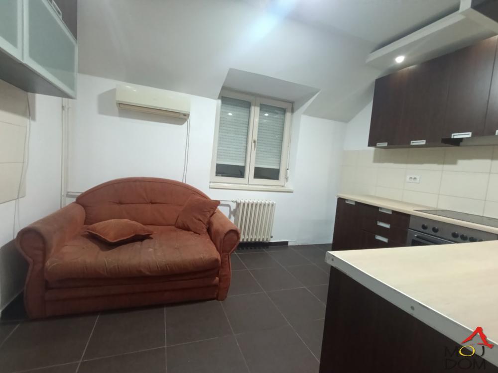 Slika 2 - Stan,NOVI SAD,STANICA,kv: 32, € 82400, ID: 1031609
