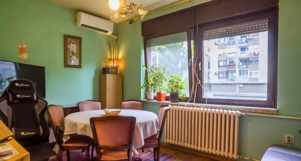 Slika 2 - Dvosoban stan na Bulevaru Oslobođenja