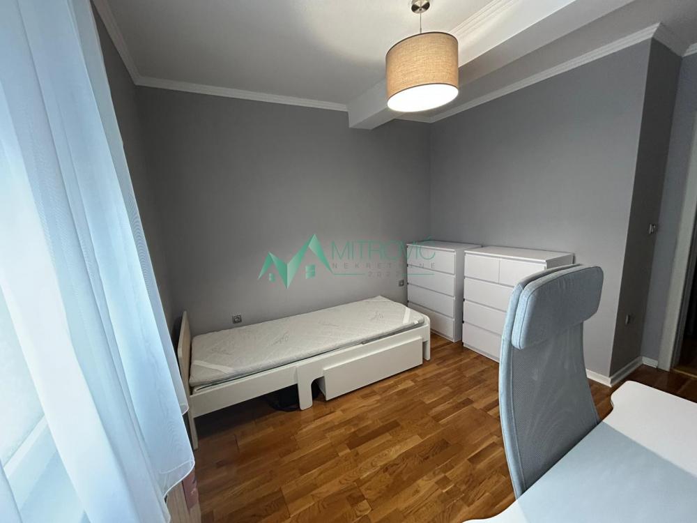 Slika 8 - Novi Sad, Sajam - Komforan, delimično namešten stan - mirna lokacija + PARKING U CENI! 