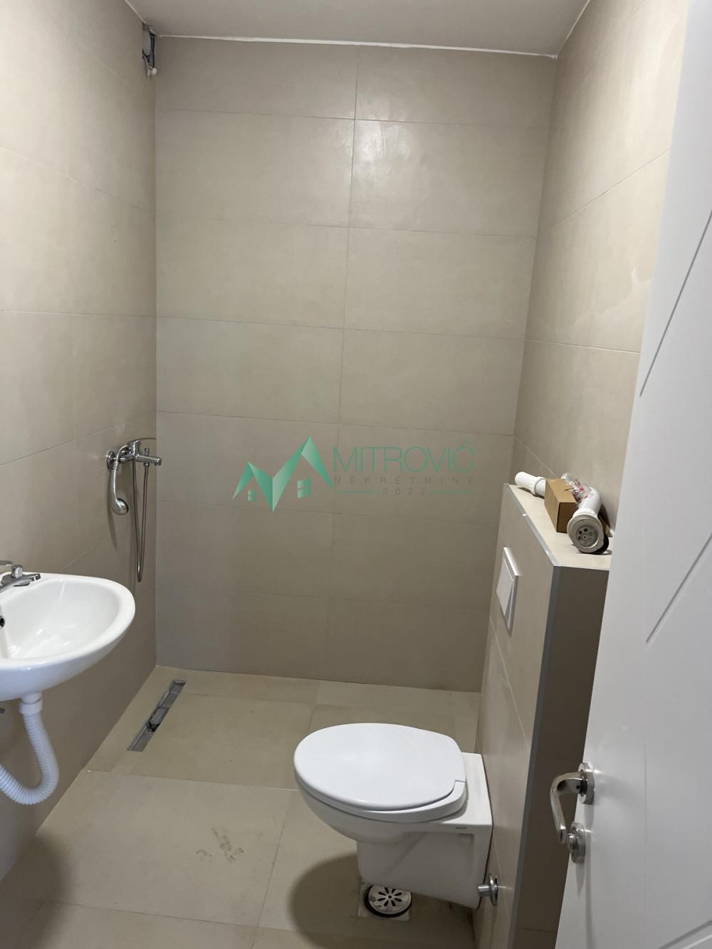 Slika 7 - Četvorosoban stan u urbanoj vili u Petrovaradinu