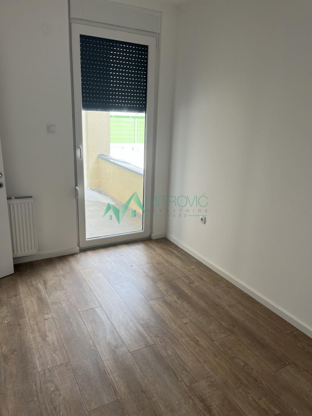 Slika 4 - Četvorosoban stan u urbanoj vili u Petrovaradinu