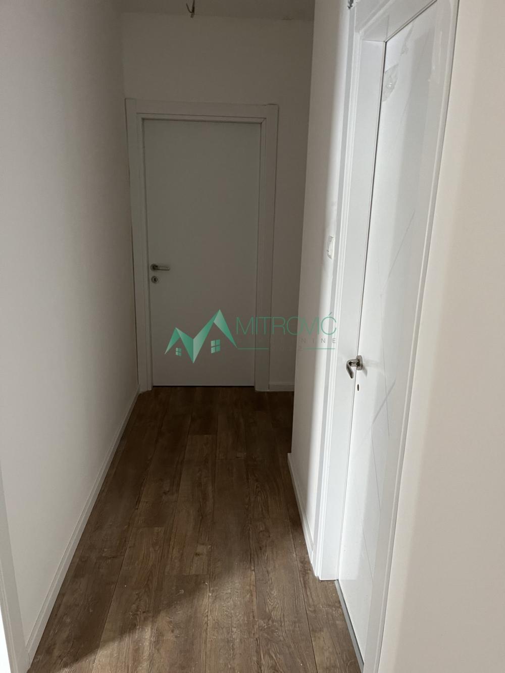 Slika 6 - Četvorosoban stan u urbanoj vili u Petrovaradinu