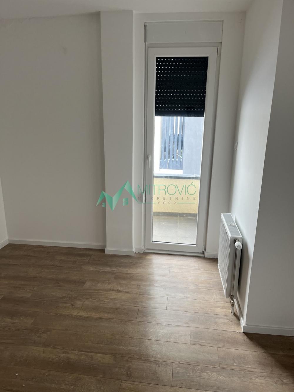 Slika 5 - Četvorosoban stan u urbanoj vili u Petrovaradinu