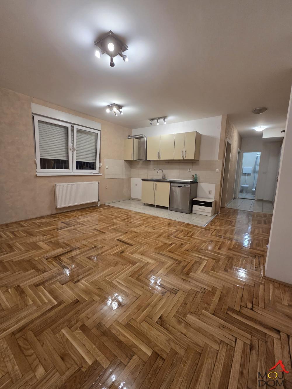 Glavna slika -Stan,NOVI SAD,BULEVAR EVROPE,kv: 49, € 133900, ID: 1031662