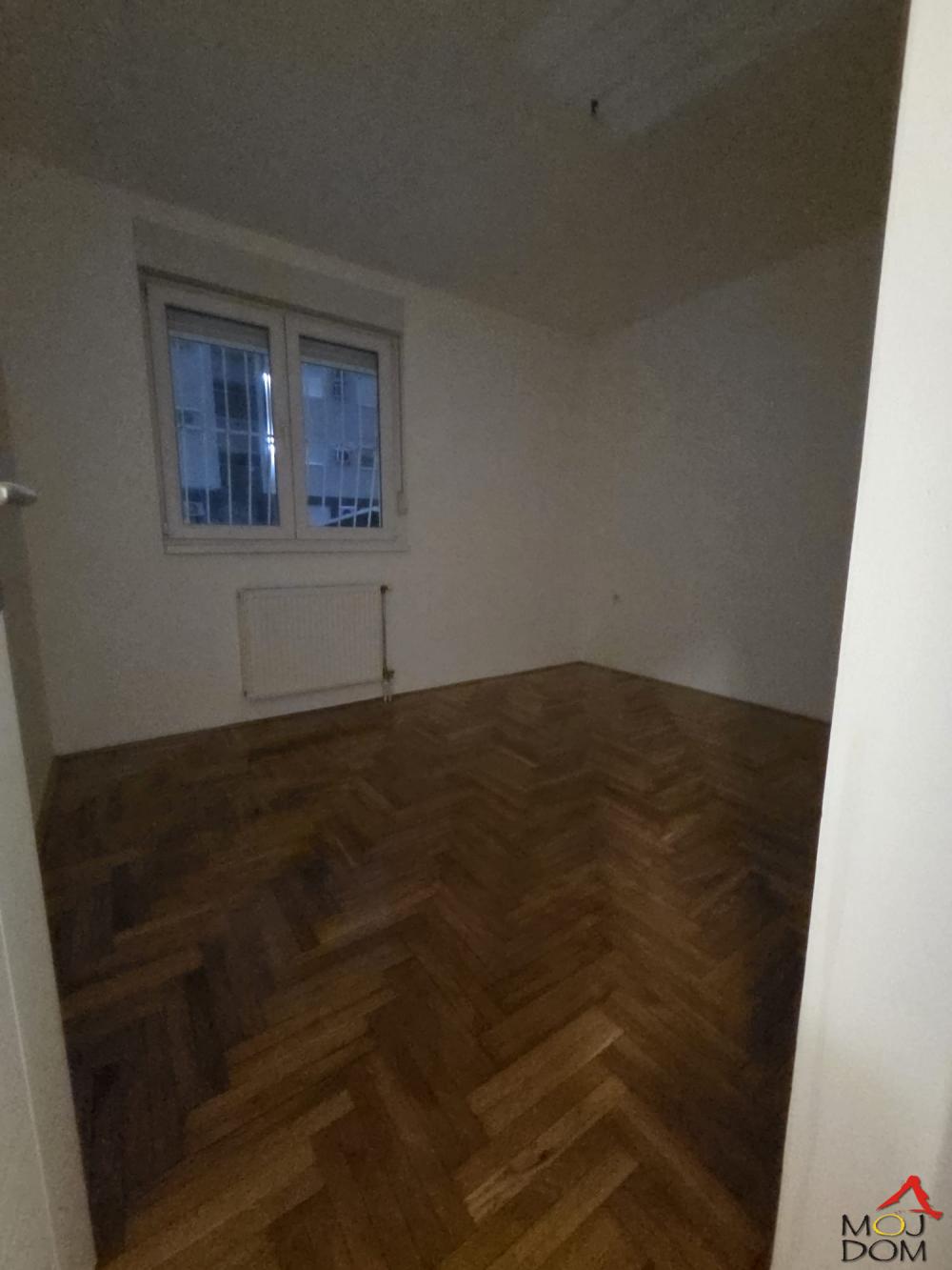 Slika 4 - Stan,NOVI SAD,BULEVAR EVROPE,kv: 49, € 133900, ID: 1031662