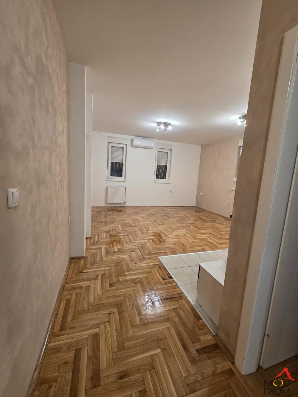 Slika 1 - Stan,NOVI SAD,BULEVAR EVROPE,kv: 49, € 133900, ID: 1031662