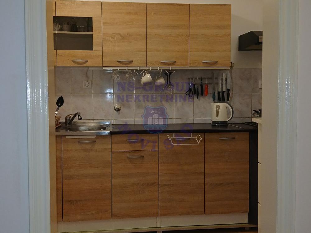 Slika 5 - Dvosoban, Bulevar oslobođenja Novi Sad, sa terasom