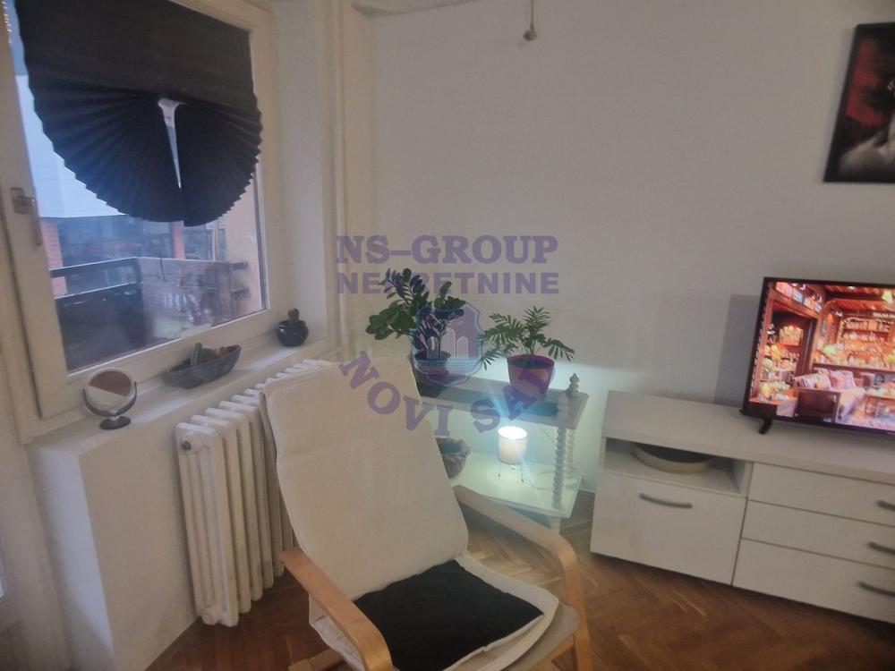 Slika 4 - Dvosoban, Bulevar oslobođenja Novi Sad, sa terasom