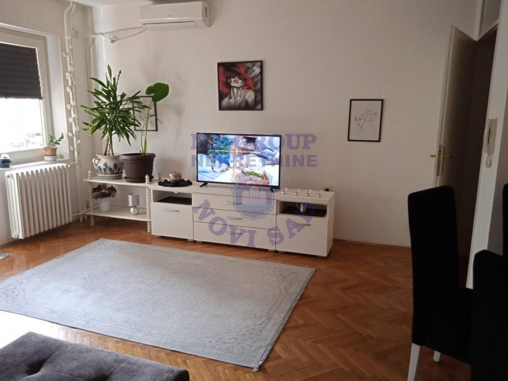 Slika 3 - Dvosoban, Bulevar oslobođenja Novi Sad, sa terasom