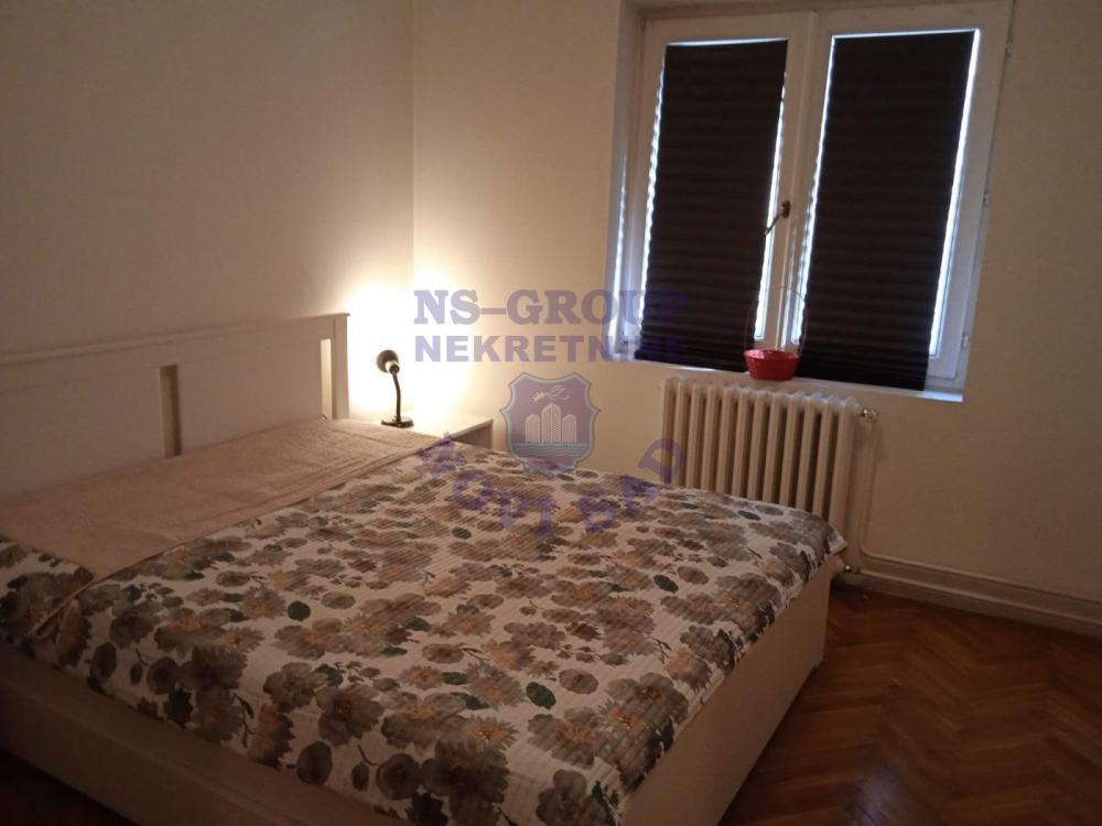 Slika 8 - Dvosoban, Bulevar oslobođenja Novi Sad, sa terasom