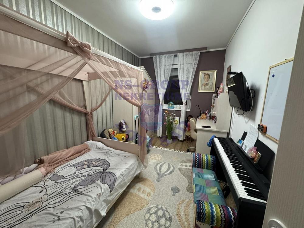 Slika 1 - Dvosoban, 47m2, Nova Detelinara Novi Sad, sa terasom, ima lift