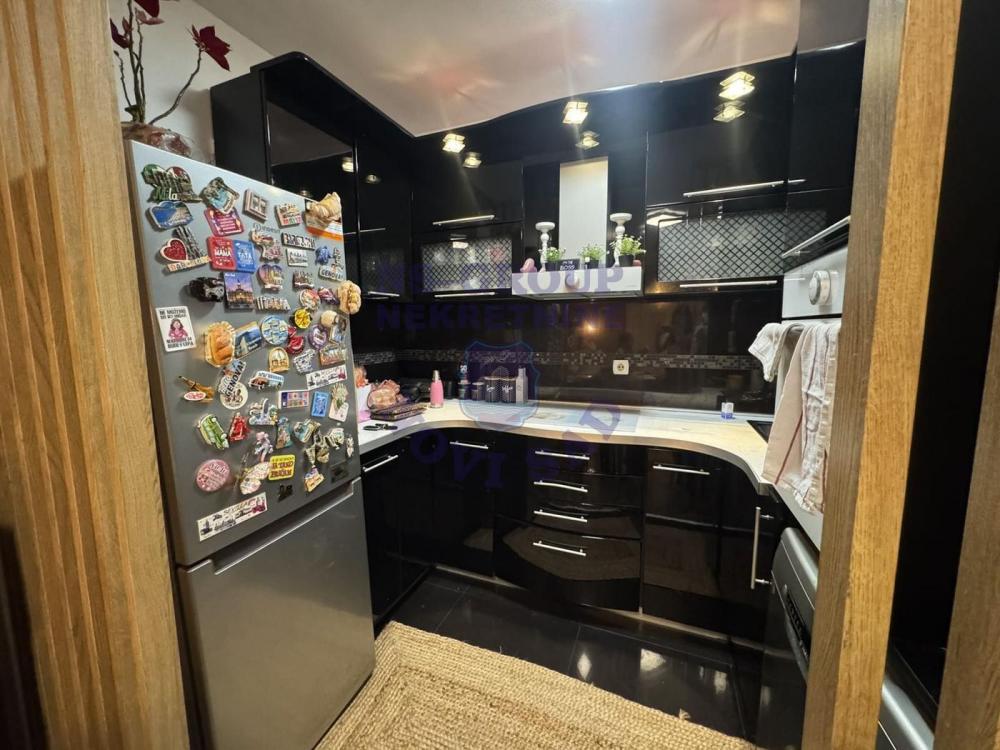 Slika 2 - Dvosoban, 47m2, Nova Detelinara Novi Sad, sa terasom, ima lift