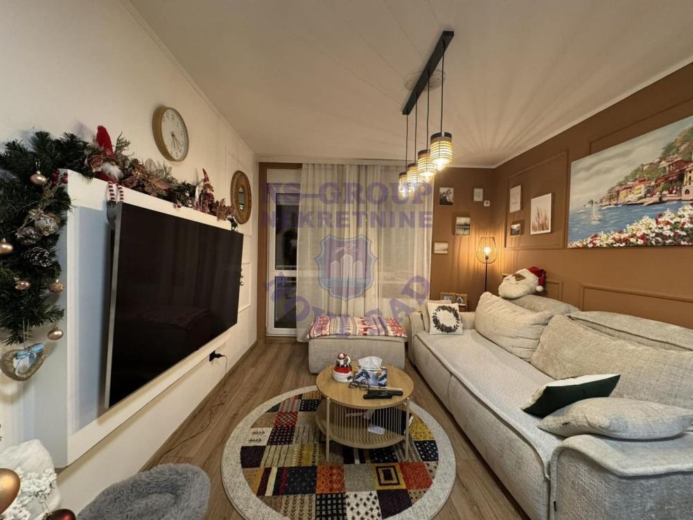 Glavna slika -Dvosoban, 47m2, Nova Detelinara Novi Sad, sa terasom, ima lift