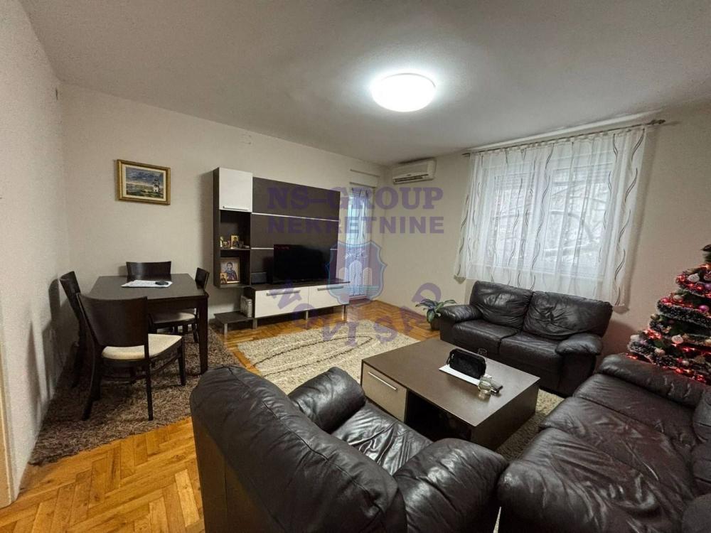 Glavna slika -Četvorosoban, 72m2, Detelinara Novi Sad, sa terasom, ima lift