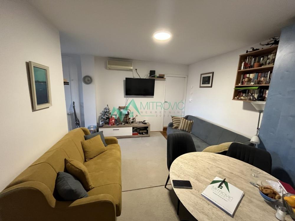 Slika 1 - Prelep dvoiposoban stan na Novom Naselju – Šonsi - izuzetna ponuda 