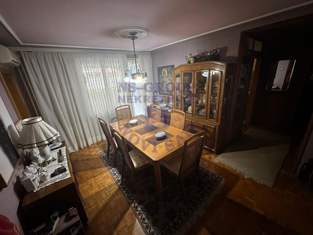 Slika 1 - Petosoban, 109m2, Spens Novi Sad Novi Sad, sa terasom