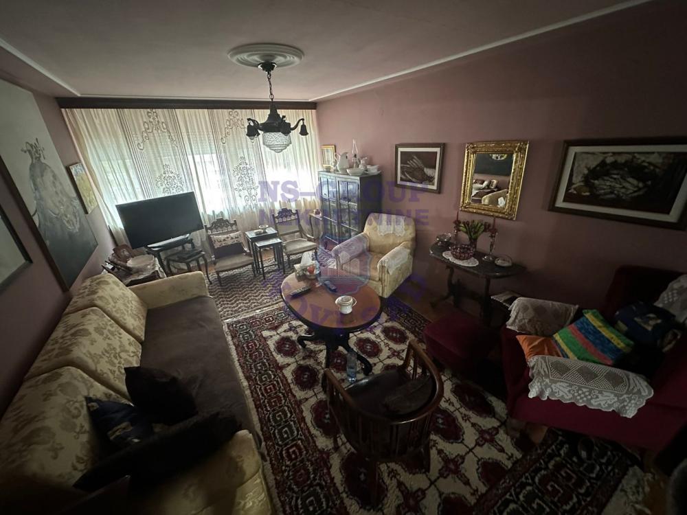 Slika 9 - Petosoban, 109m2, Spens Novi Sad Novi Sad, sa terasom