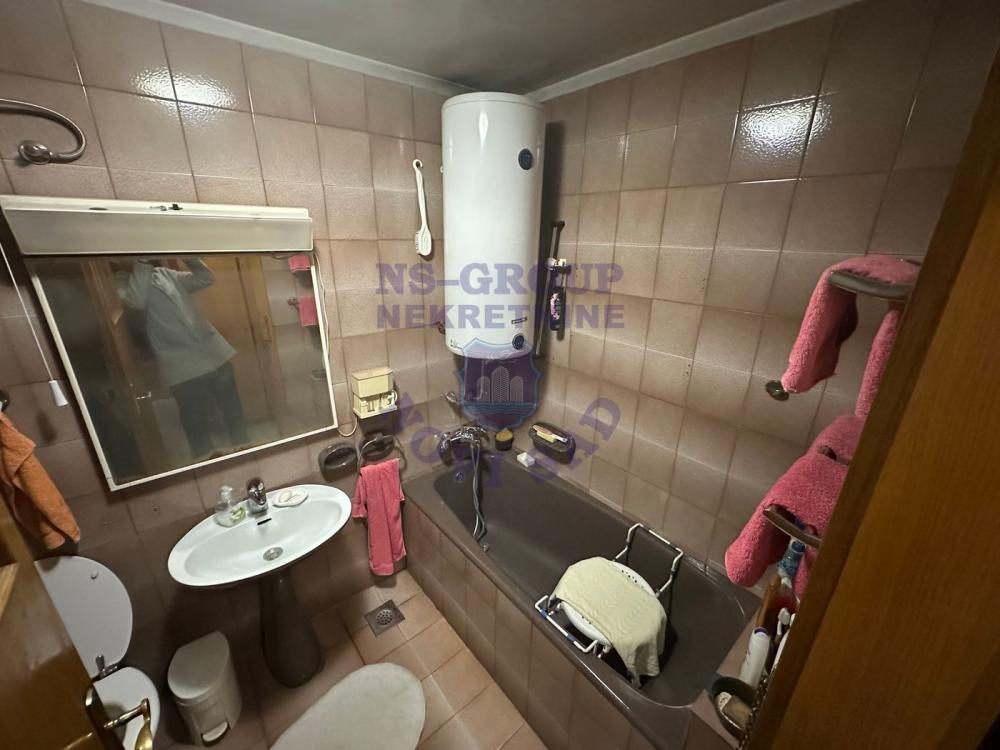 Slika 10 - Petosoban, 109m2, Spens Novi Sad Novi Sad, sa terasom