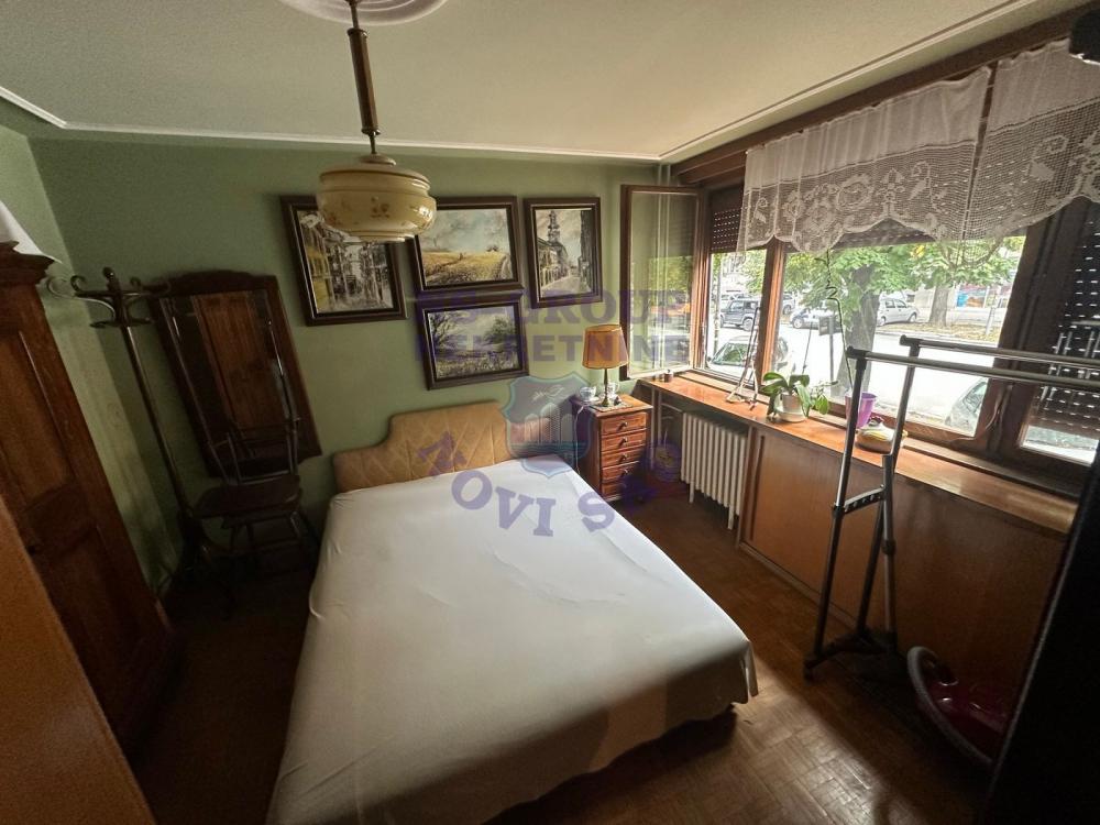 Slika 4 - Petosoban, 109m2, Spens Novi Sad Novi Sad, sa terasom